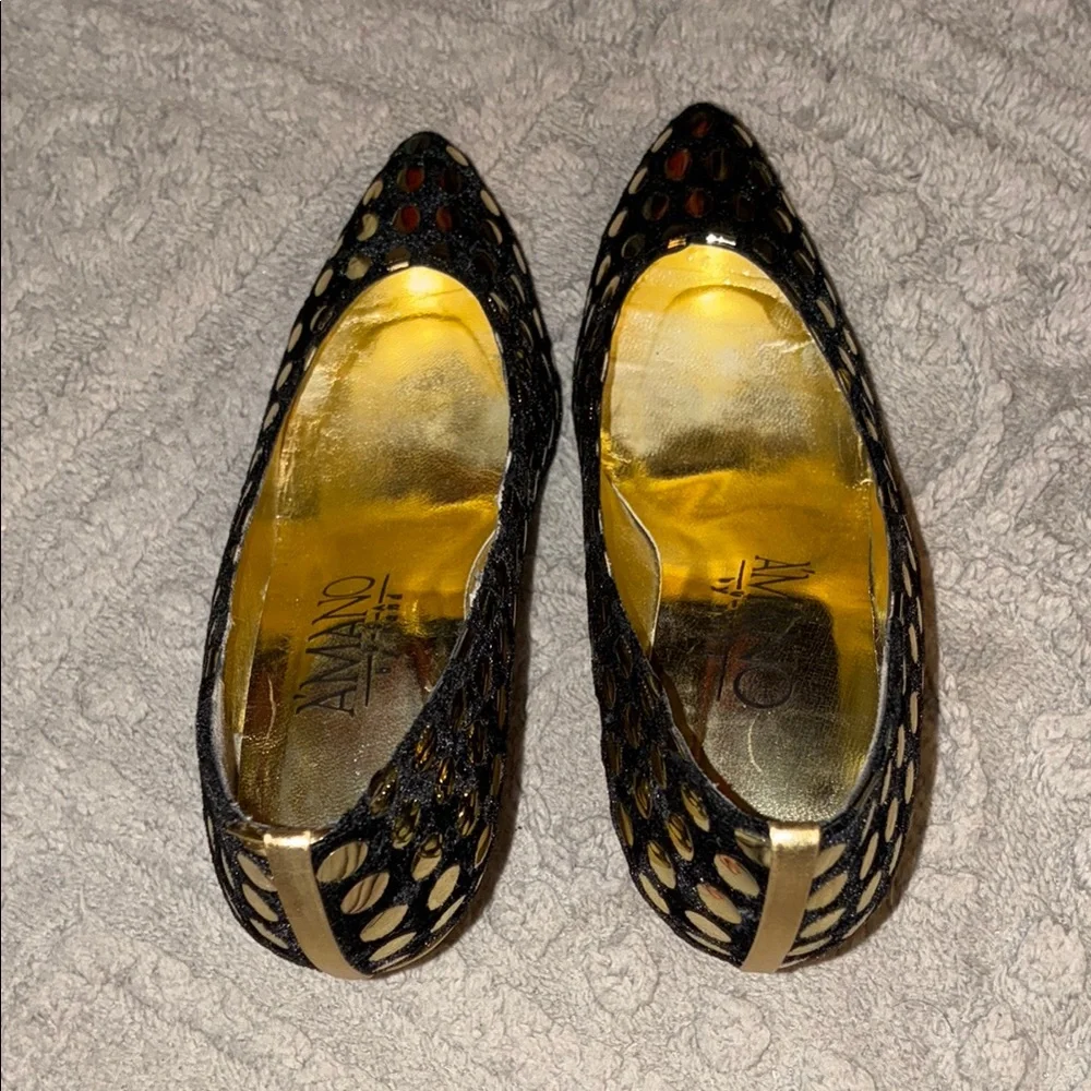 A’MANO Black and Gold Polka Dot Heels - Picture 10 of 11